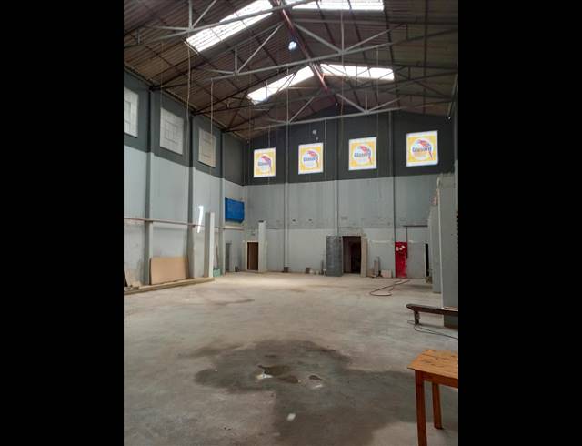 2,117M² WAREHOUSE TO LET IN GARDENS